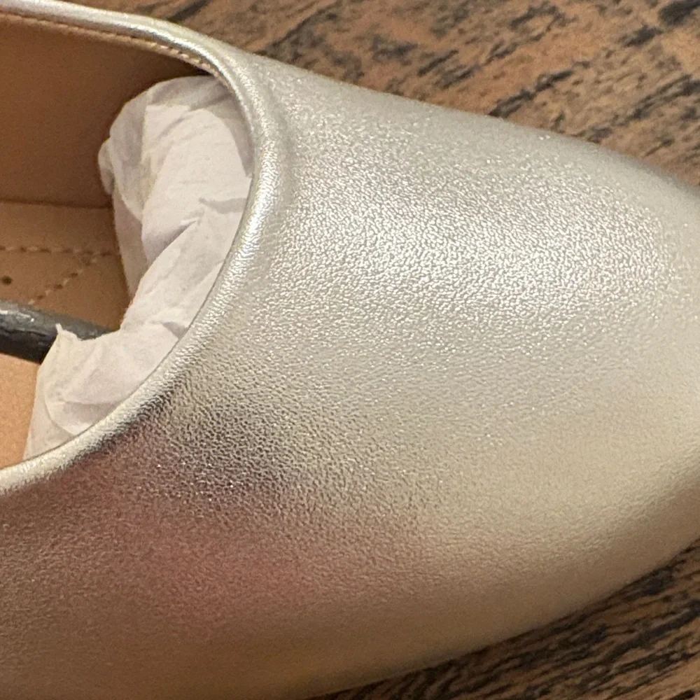 Journee Collection Women's Shimmering Silver Flats